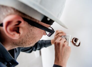 registered electrician working
