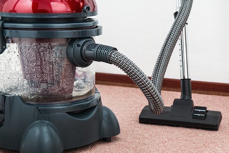 electrical vacuum cleaner